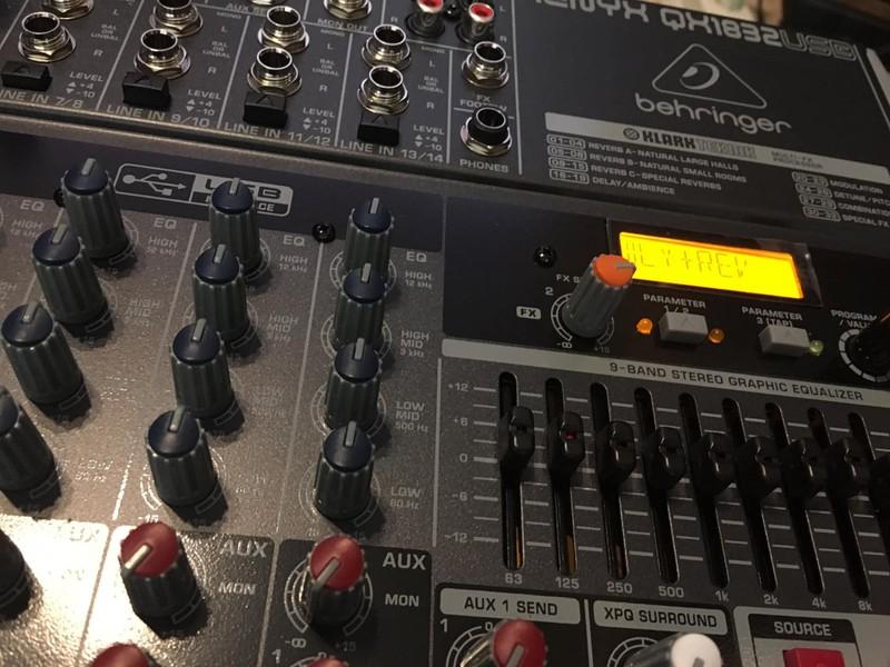MIXER BEHRINGER XENYX QX1832USB