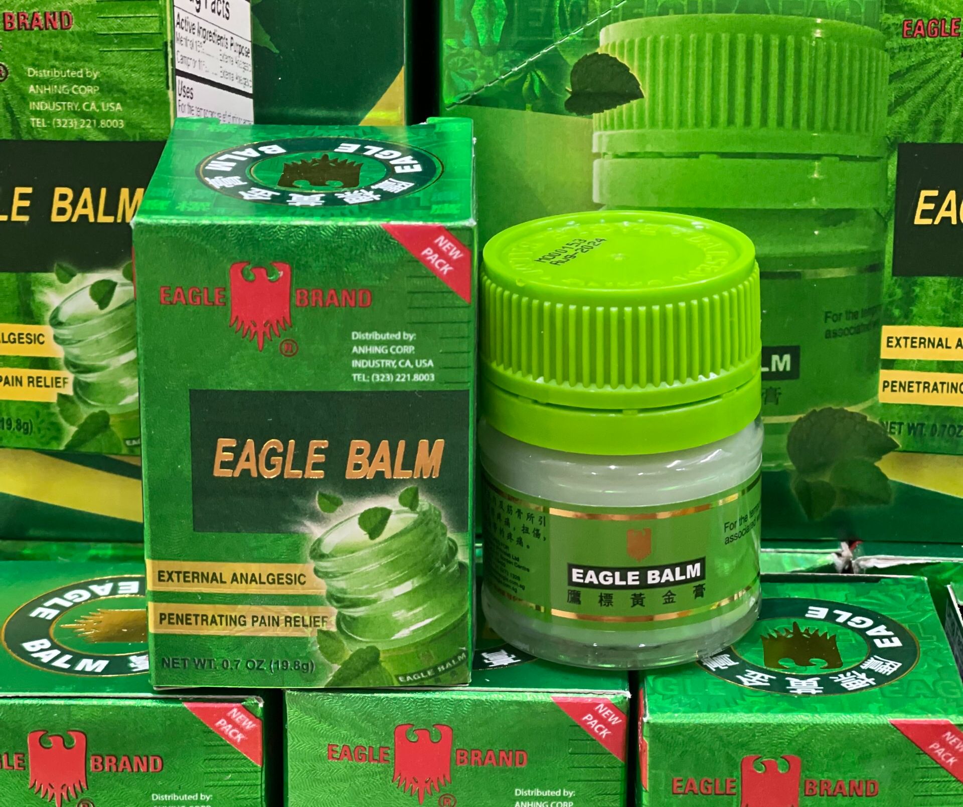 Dầu Cù Là con Ó Eagle Balm Eagle Brand 19,8g của Mỹ [USA]