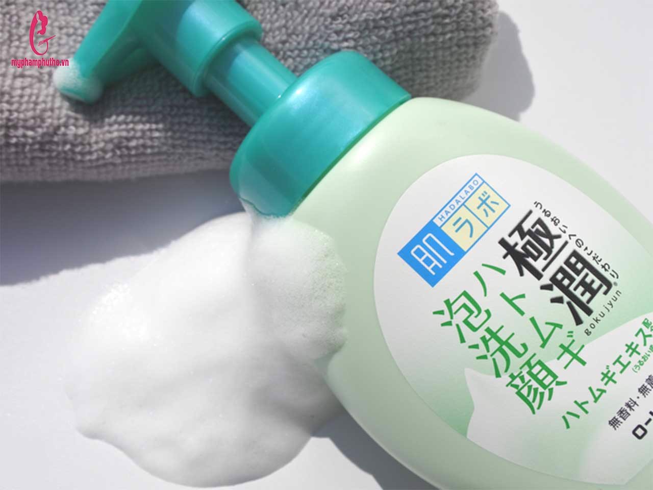 SỮA RỬA MẶT HADA LABO GOKUJYUN HATOMUGI