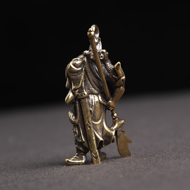 Tượng Phong Thủy Hình Quan Công Cầm Đao (Kích Thước: 4.6cm x 2.5cm)