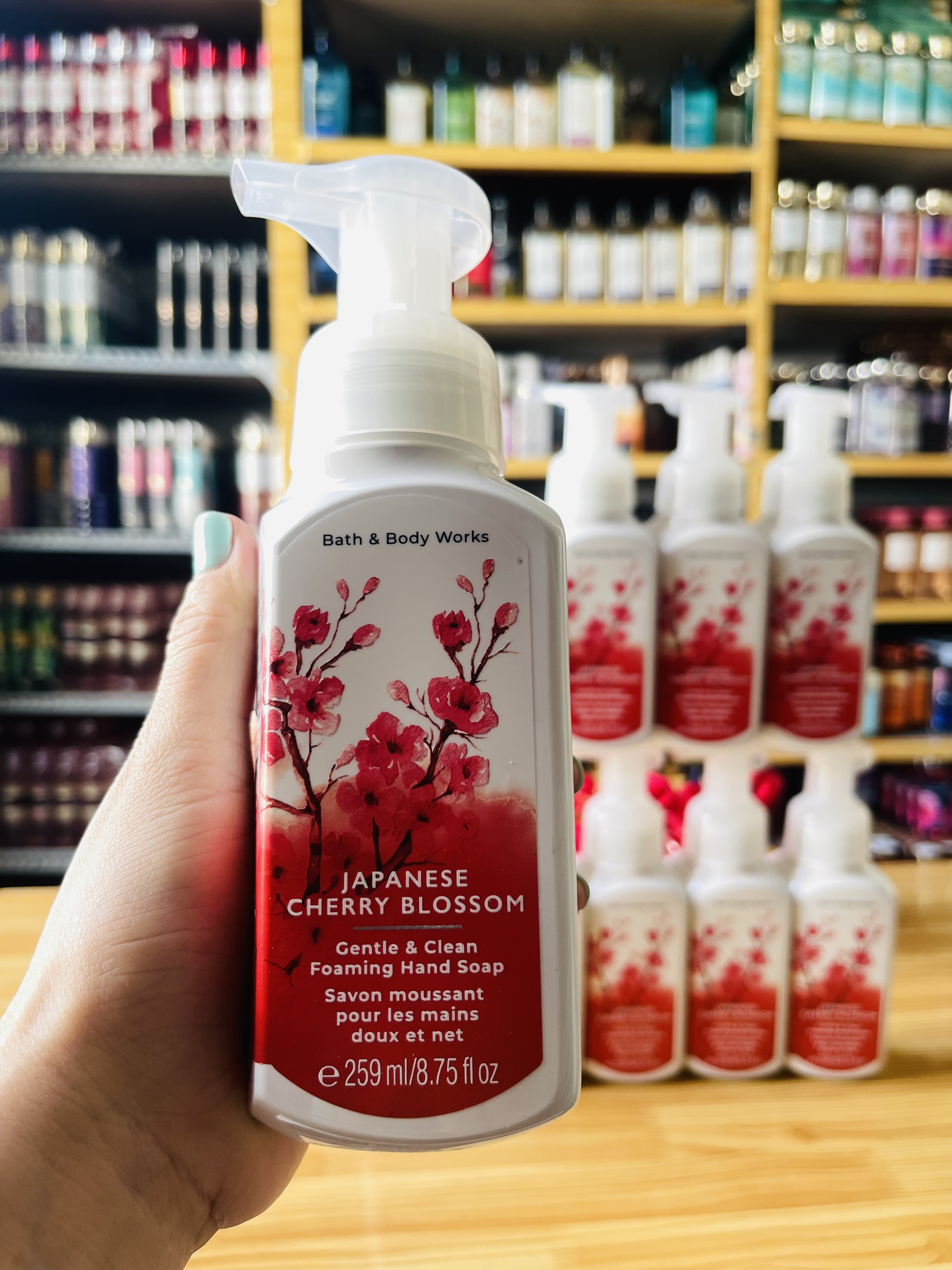 NƯỚC RỬA TAY BỌT MÙI CHERRY JAPANESE BLOSSOM 259ML