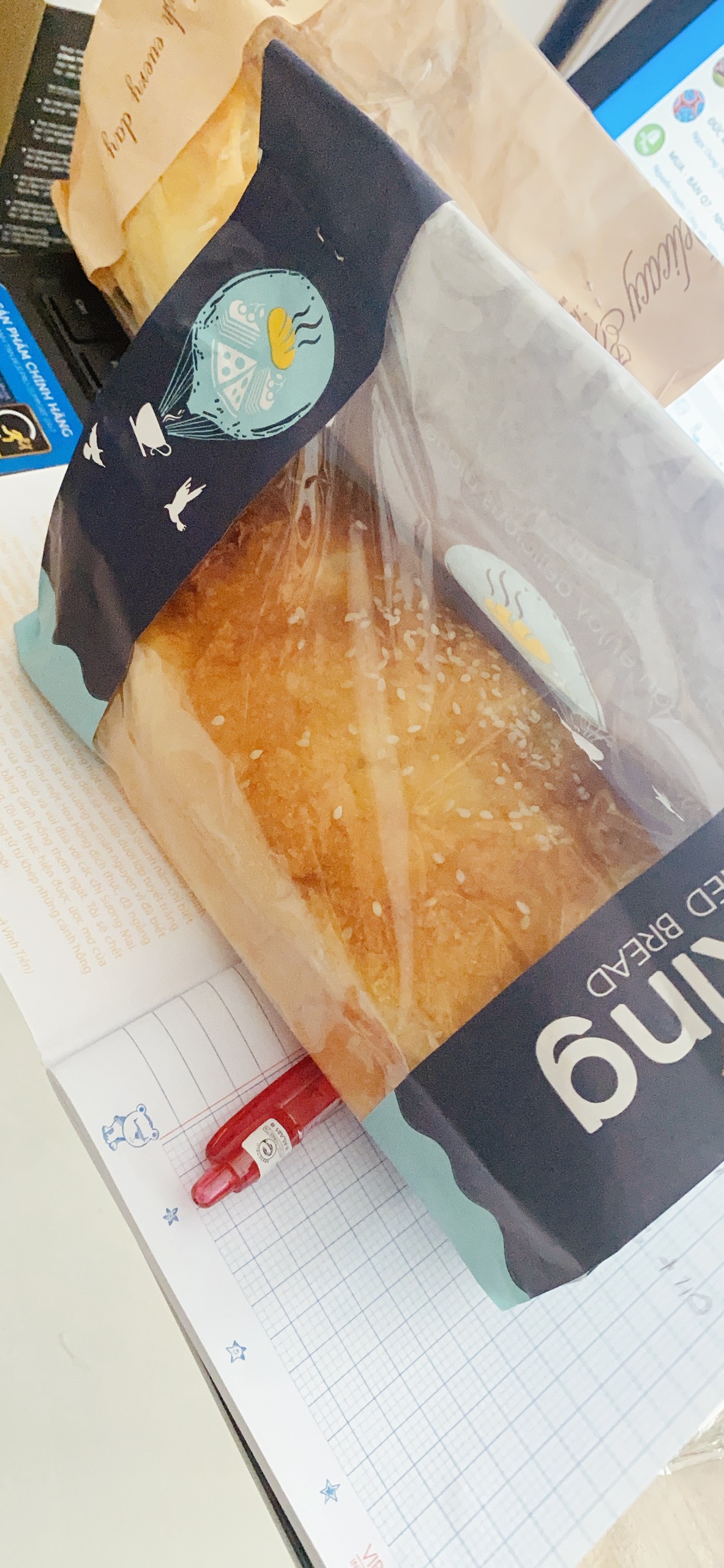 1 ổ bánh mì hoa cúc nho dừa 400gam