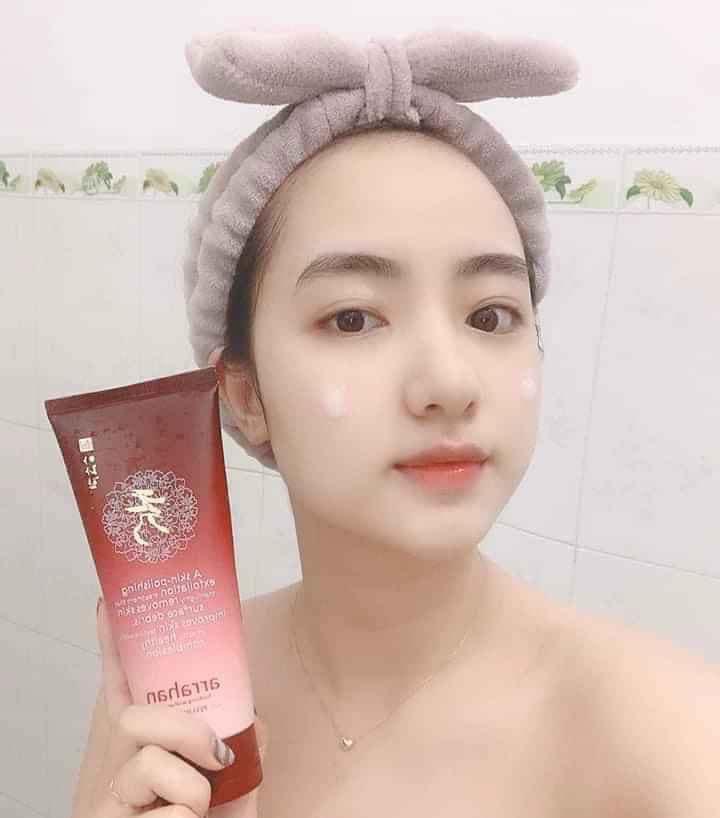 Tẩy da chết Arrahan nhân sâm 180ml