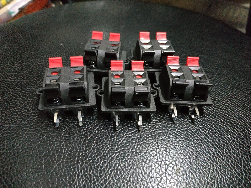 Cầu đấu loa 4 vuông - 1 cái