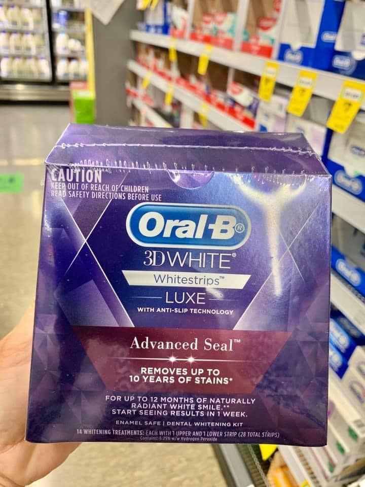 MIẾNG DÁN TẨY TRẮNG RĂNG ORAL B 3D WHITE
