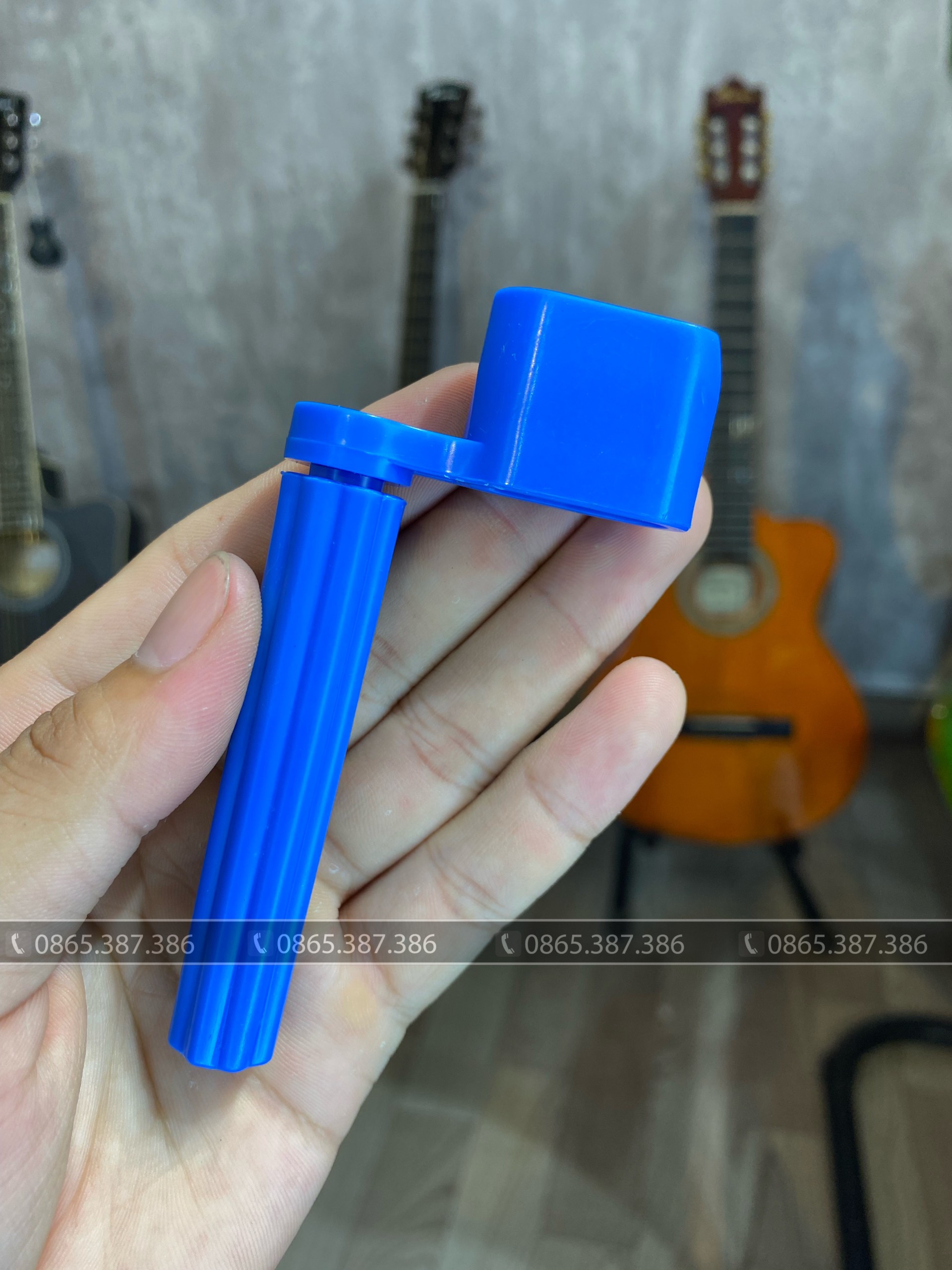 Dụng cụ lên dây đàn guitar giá rẻ