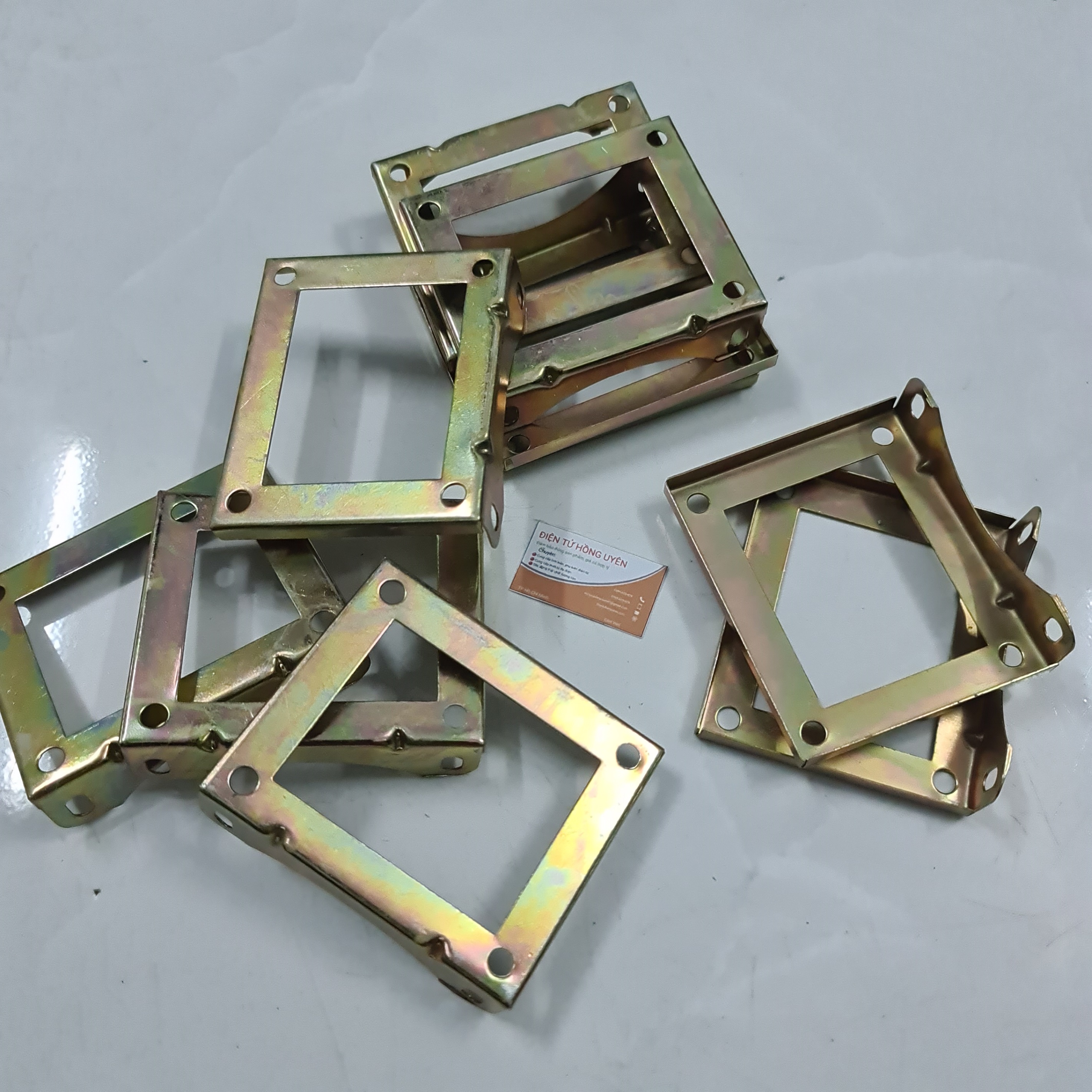 Bát gông phe 28 (10 cái). Bát sắt để gông biến áp chắc chắn