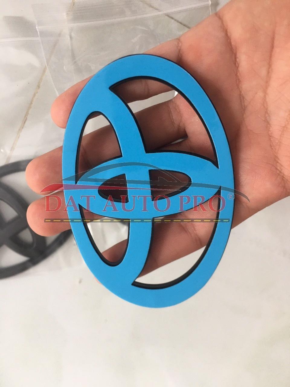 Tem 3D logo TOYOTA dùng Cho oto màu đen