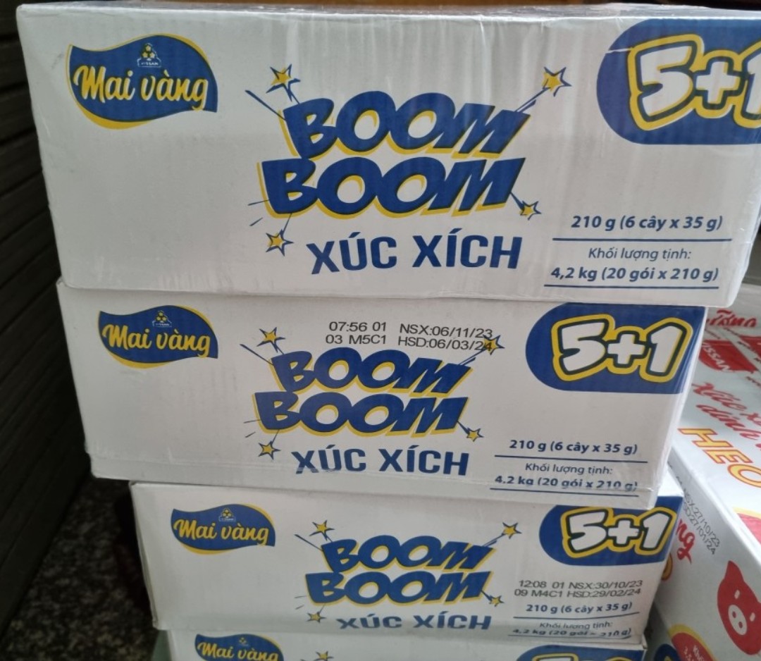 (Mẫu mới) Thùng Xúc Xích Boom Boom 120 Cây Lớn ( 20 bịch x 35g/Cây)