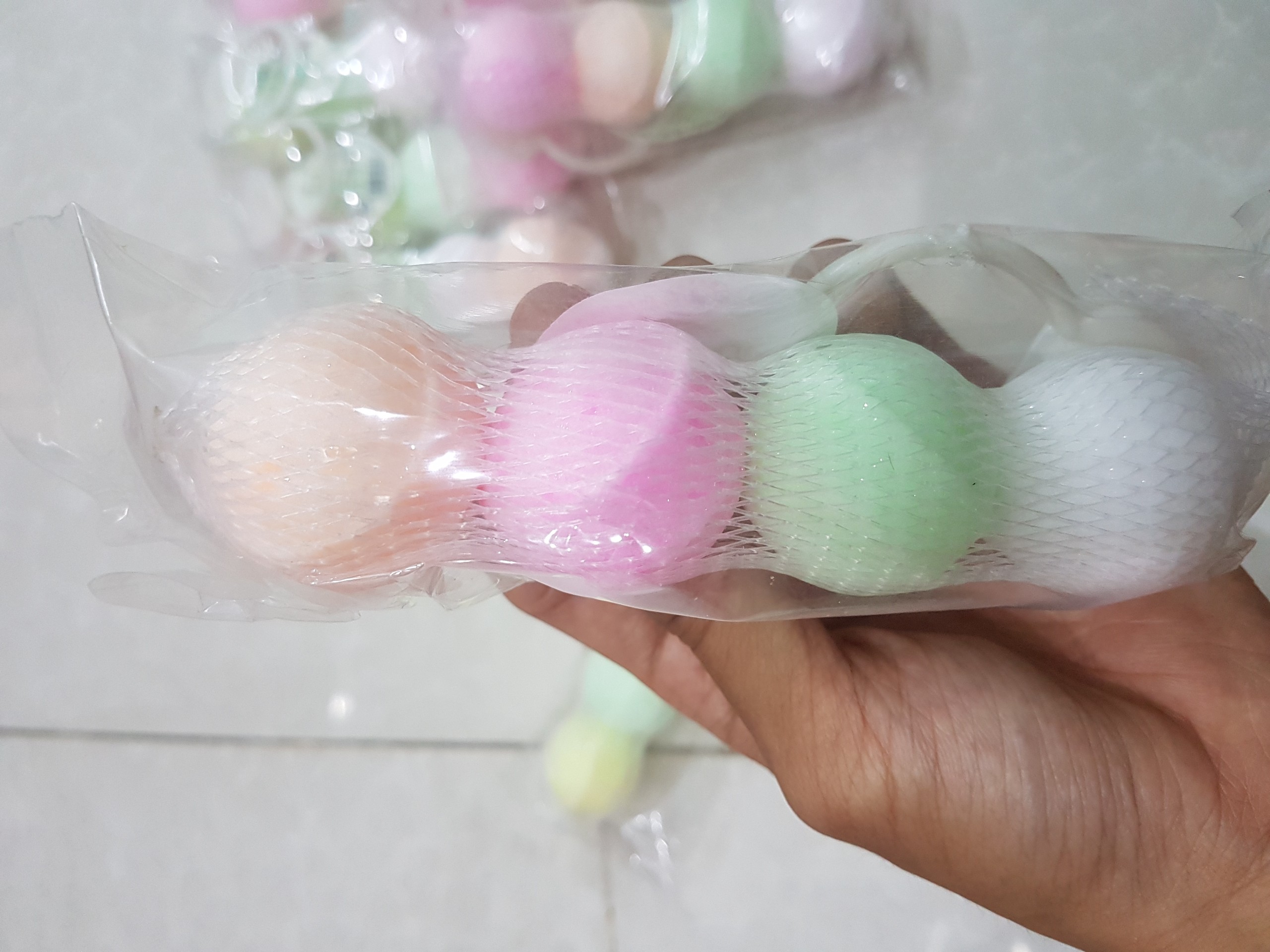 10 chùm long não tròn bọc lưới có móc treo