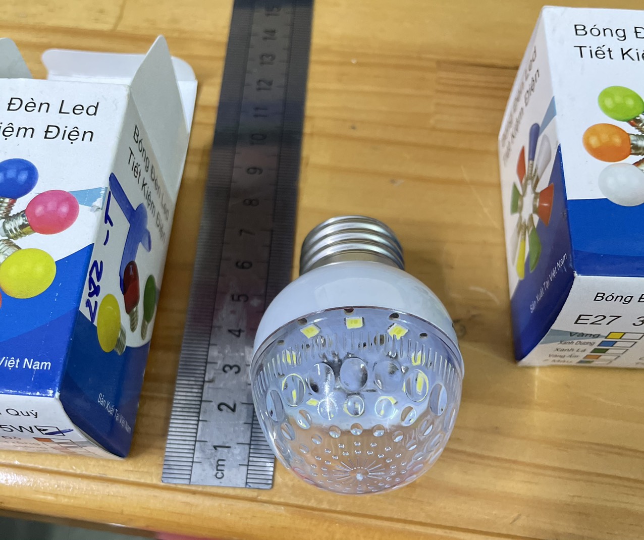 BÓNG ĐÈN LED. CÓ ĐUÔI VẶN 5W. TH 282. 283