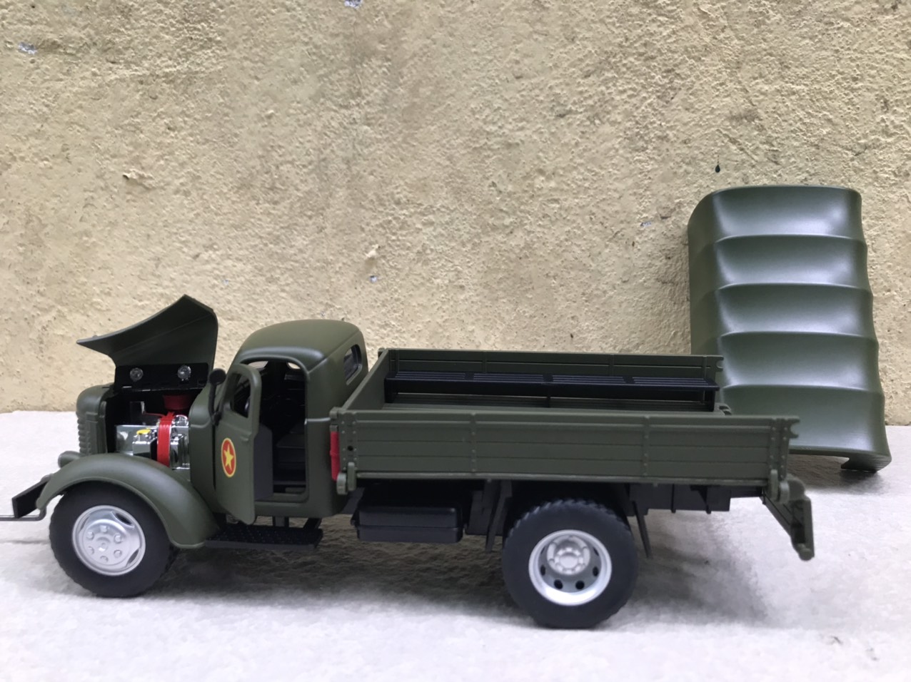 Mô hình xe Quân sự Zil 150 (CA-10) 1:32