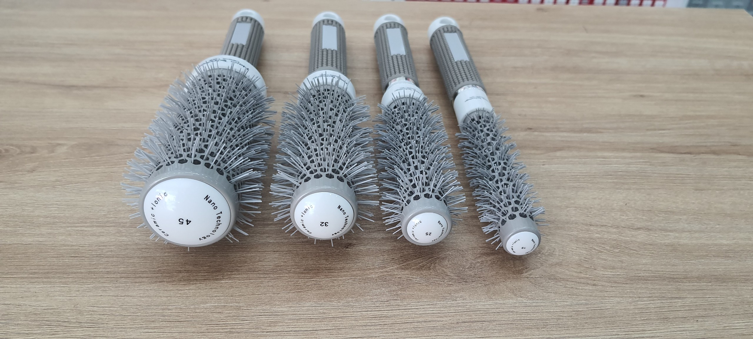 Lược tròn ống nhôm để sấy tóc có nhiều size