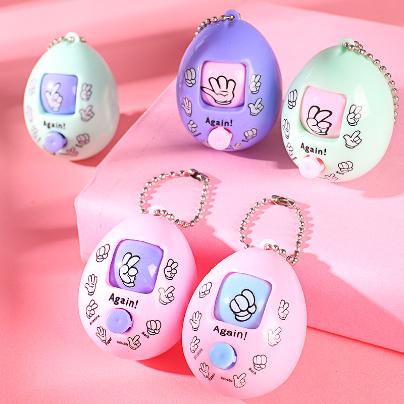 Móc Khóa Oẳn Tù Tì Kéo Búa Bao Nút Xoay Ngẫu Nhiên