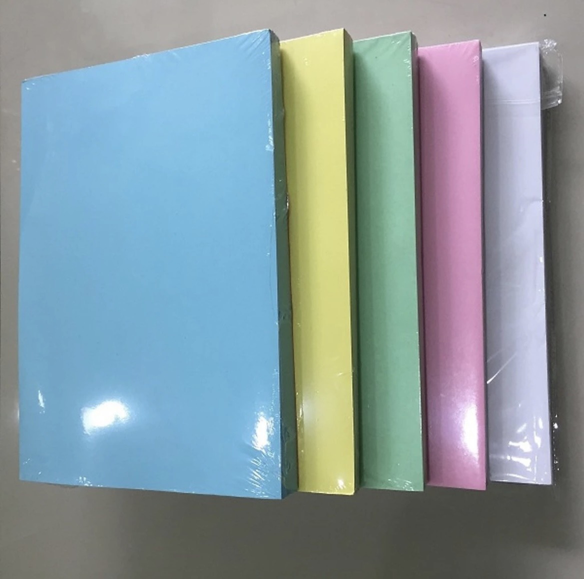 Giấy bìa màu A4 - 100 tờ/xấp (Bìa cứng dùng đóng cuốn)