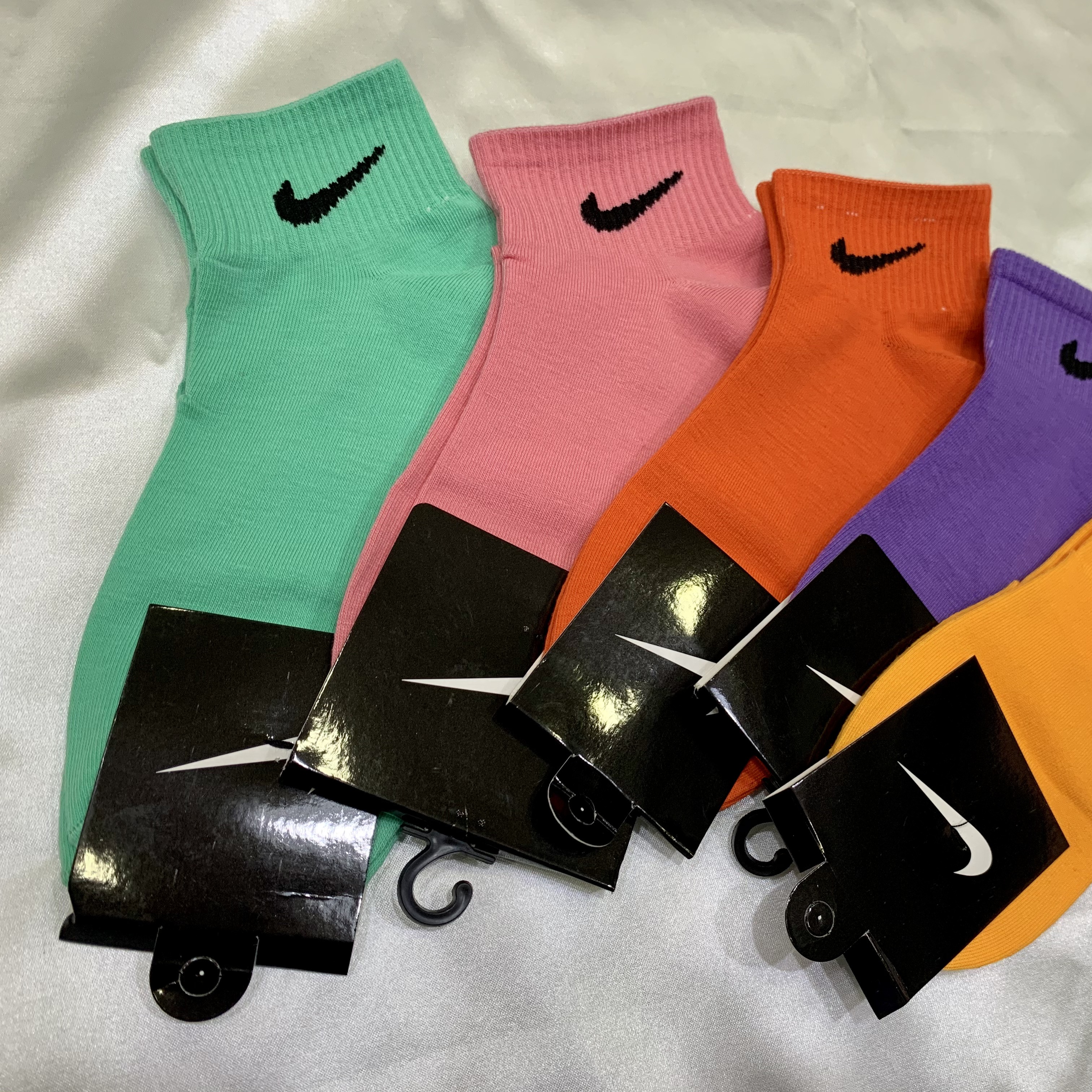 [HCM]Vớ Nike cổ ngắn màu xanh lá