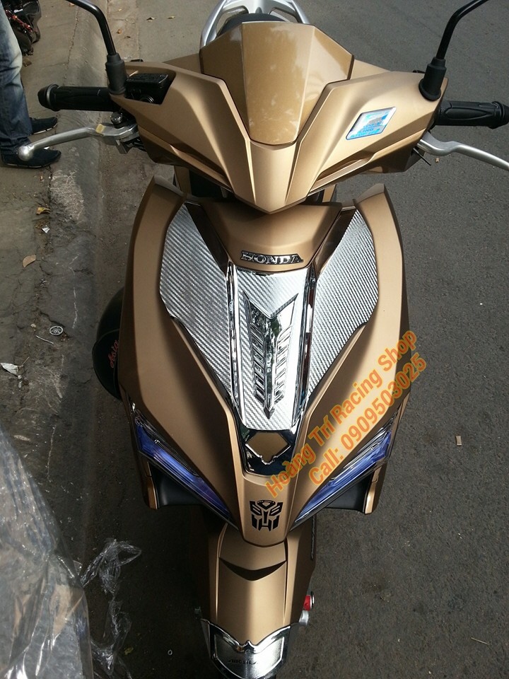 Mặt Nạ Mạ Crom ( mặt nạ lớn ) Air Blade 2016-2017 - Siêu Thị Việt