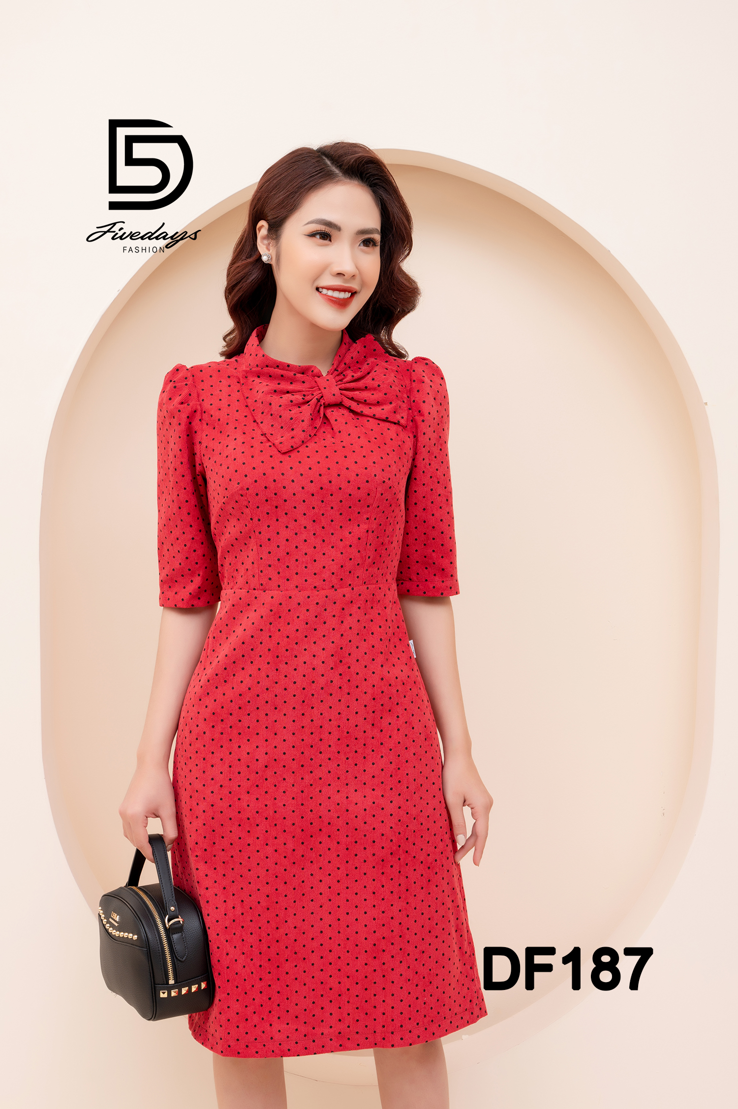 Đầm nhung cổ nơ chấm bi FIVEDAYS
