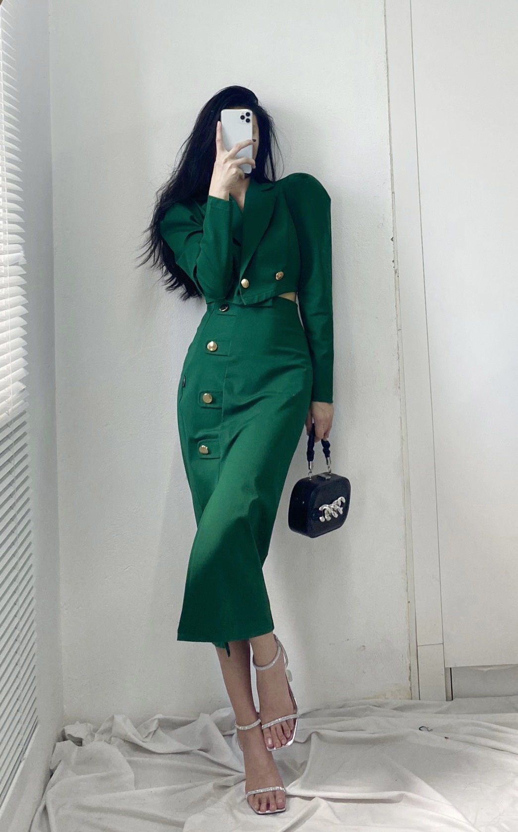 CATI Set váy+ áo crotop cổ vest (2177)