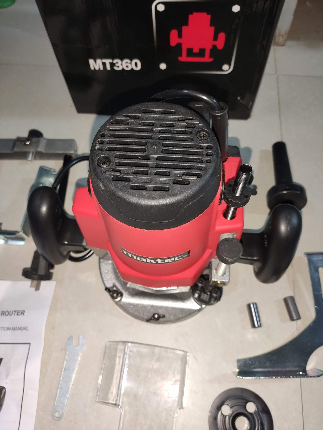 Máy soi mộng gỗ Maktec Mt 360, 1650W, phay 12.7mm, hàng trung ương trung quốc có mã vạch.