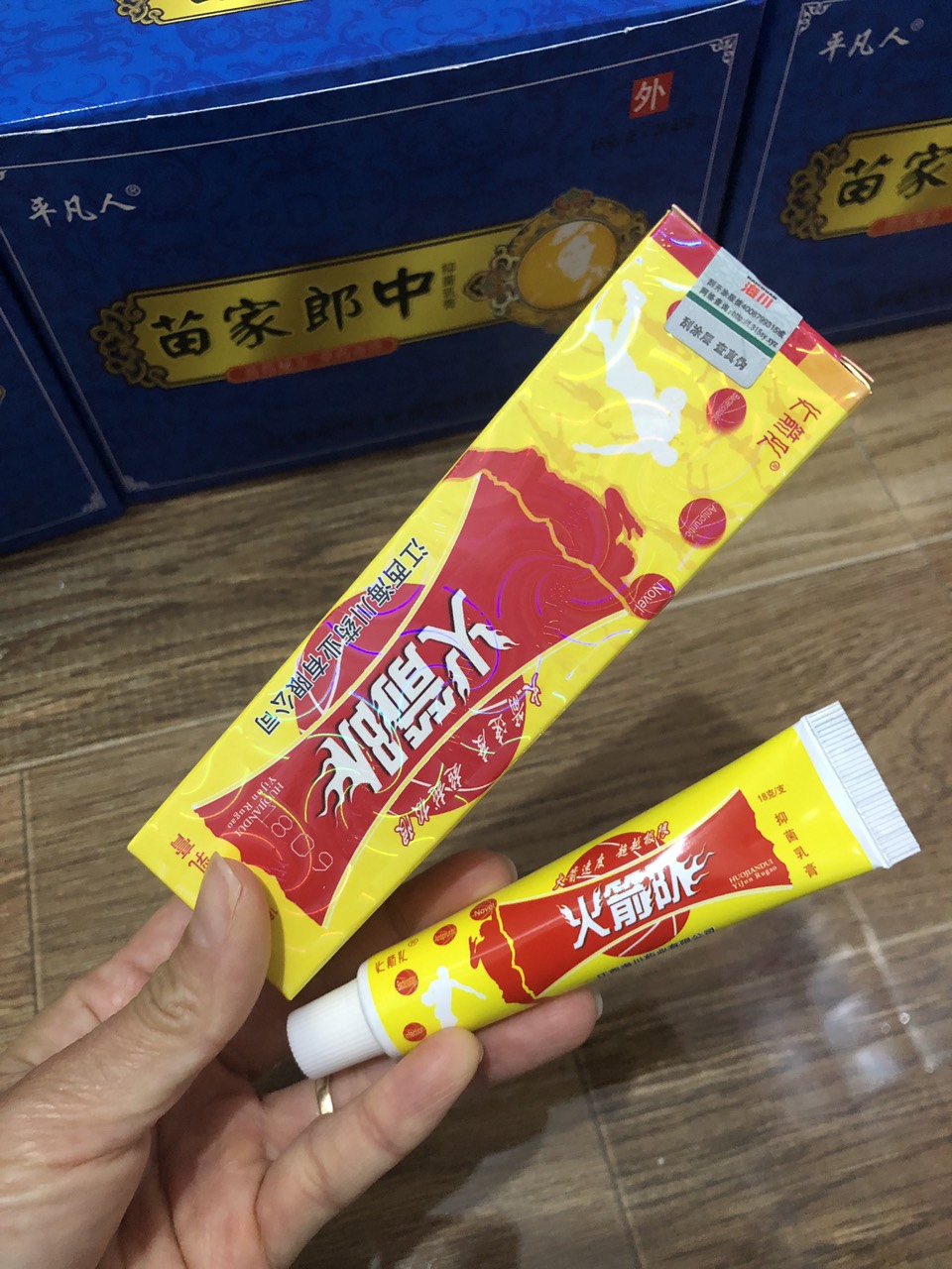 Kem bôi nấm ngứa, hắc lào, á sừng, tổ đỉa, ghẻ nước , nấm móng tay chân, nấm da đầu chuẩn OTC