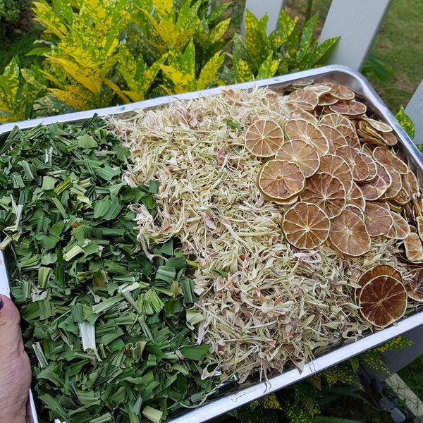 TRÀ CHANH SẢ LÁ DỨA - GIẢI NHIỆT MÙA HÈ VÀ BẢO VỆ SỨC KHỎECHO MUA DỊCH BỆNH (GÓI LỚN 110gr)