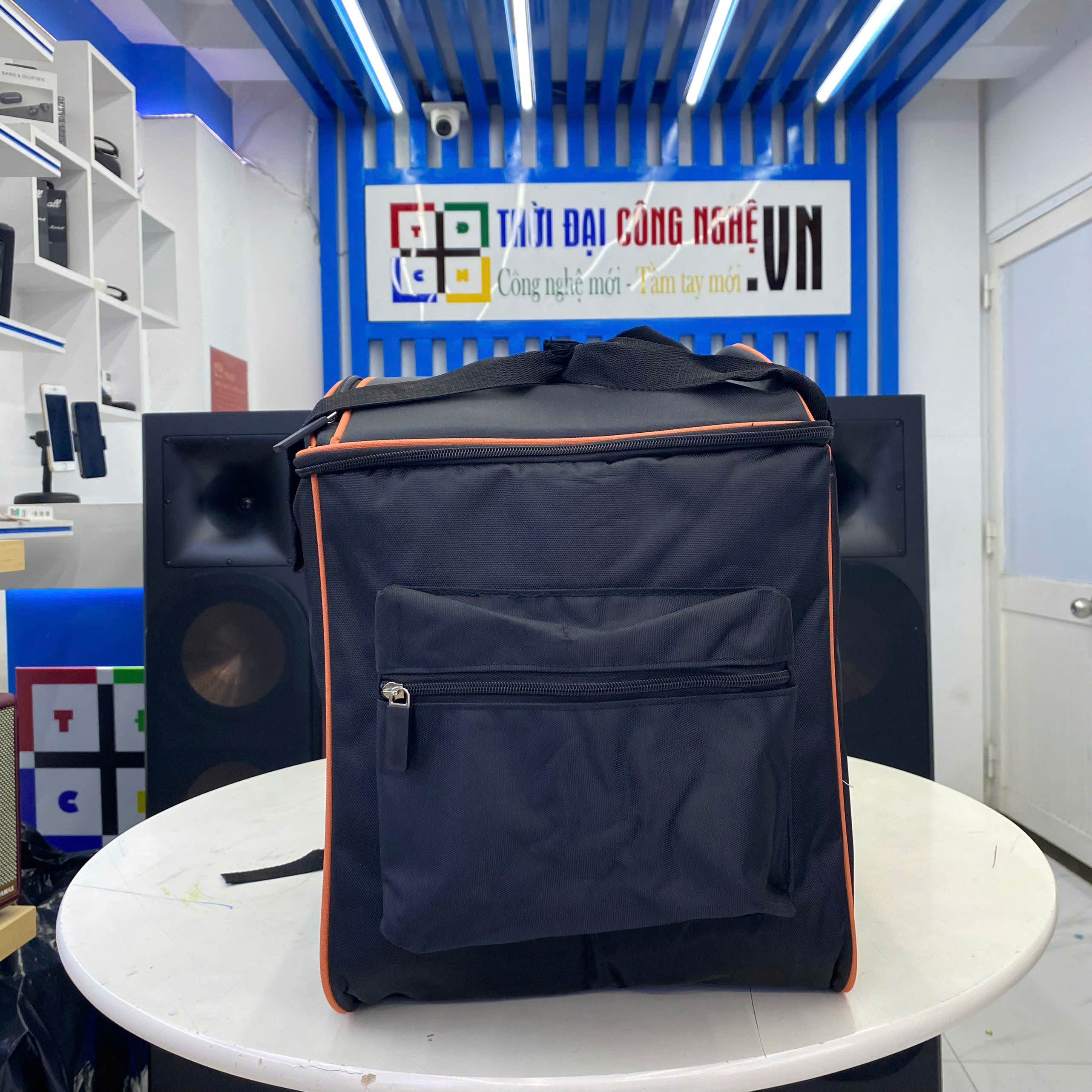 Túi đựng loa JBL Partybox Encore Essential. Kích thước 33x31x31cm