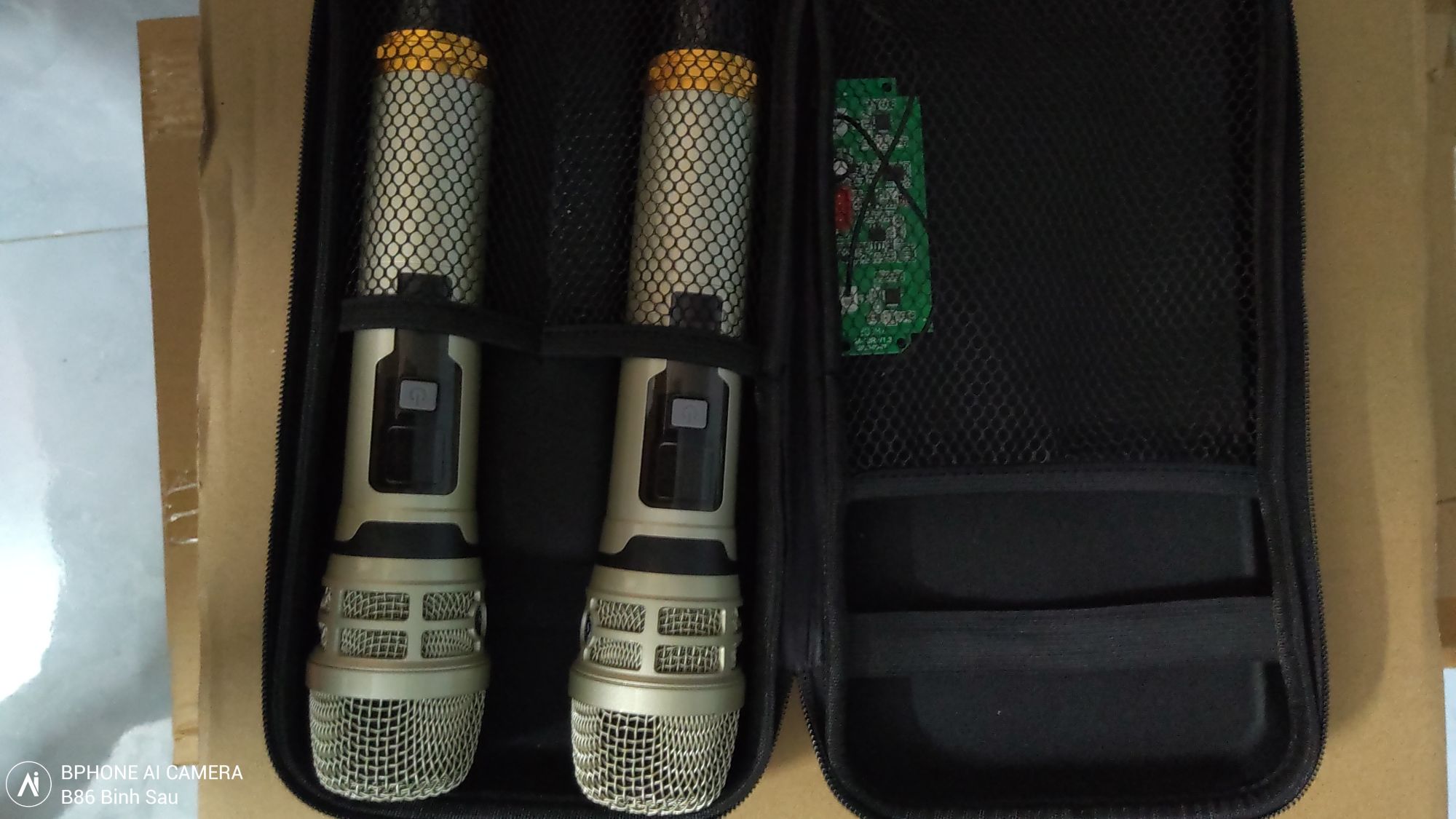 Micro không dây UHF cao cấp