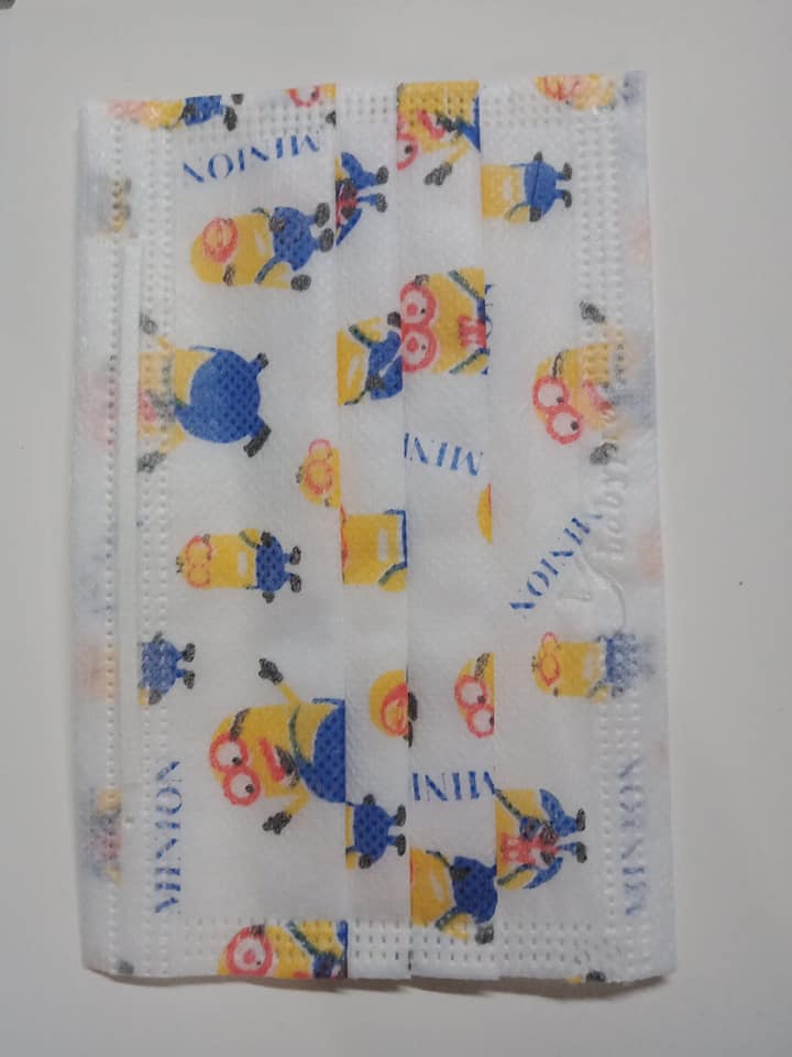 Khẩu trang Minion cho bé
