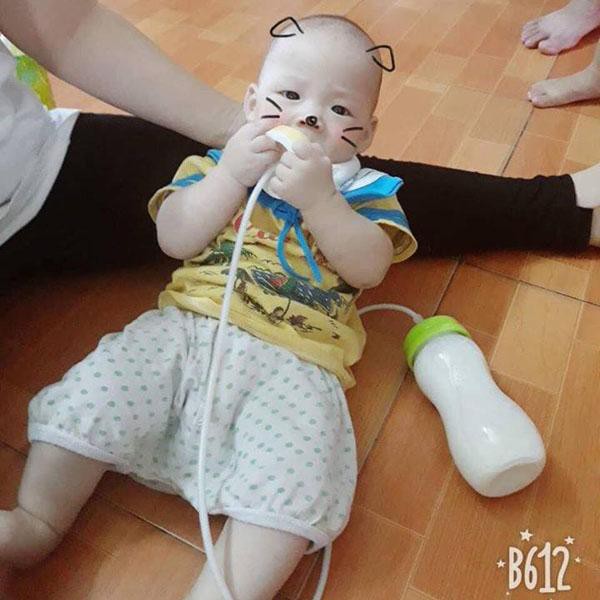 BÌNH TY RẢNH TAY CHO BÉ 330ML