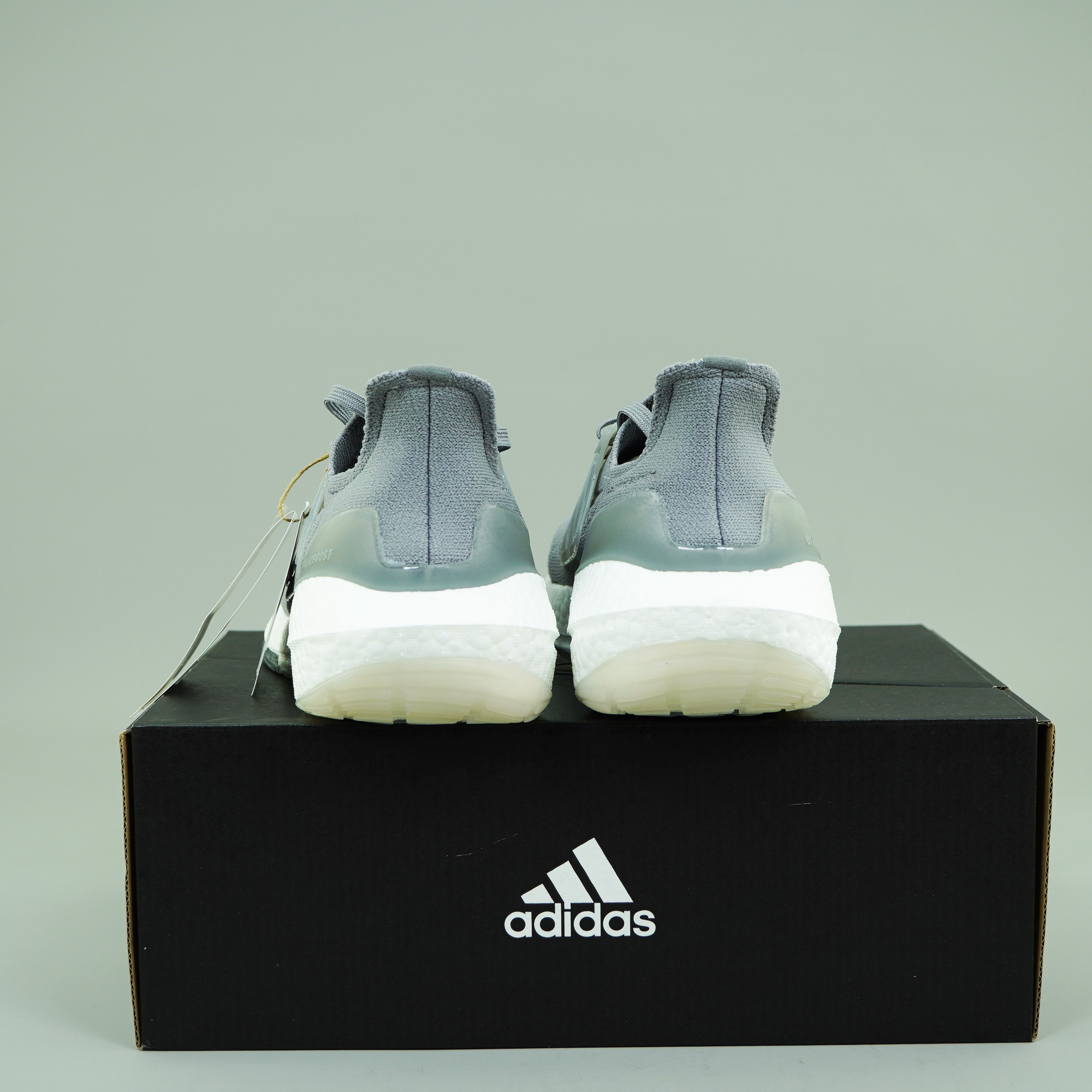 Giày running Ultra Boost 2021 Xám