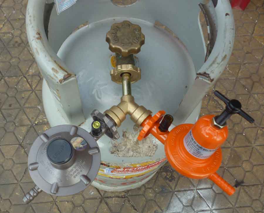 [Voucher 7% Max 800K] Y Chia 1 Bình 2 Bếp Gas Cao Cấp