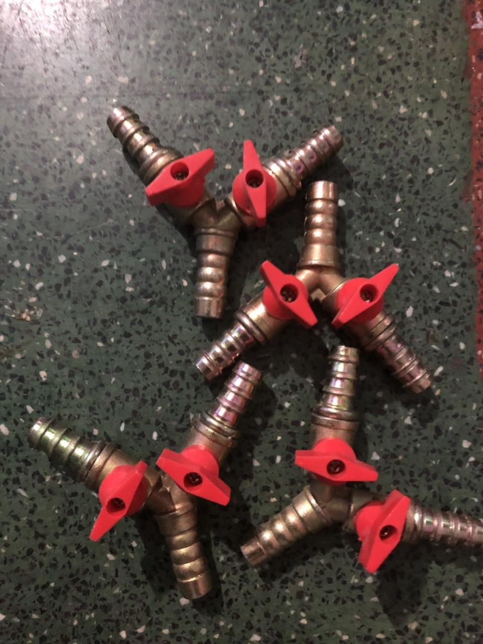 Chia gas chữ y có khóa