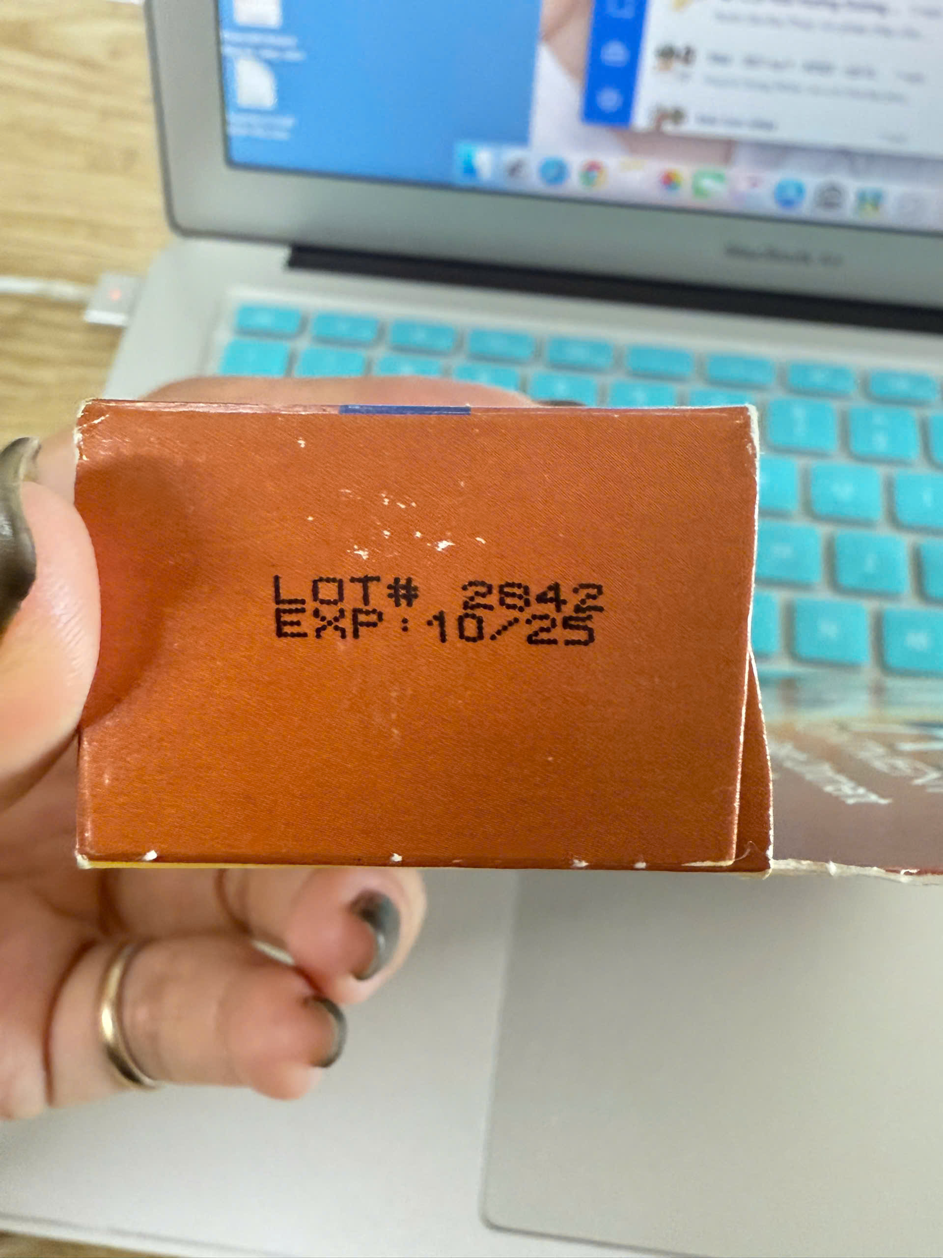 A&D ointment DATE CẬN (06/27)- giúp làm giảm và ngăn ngừa hăm tả