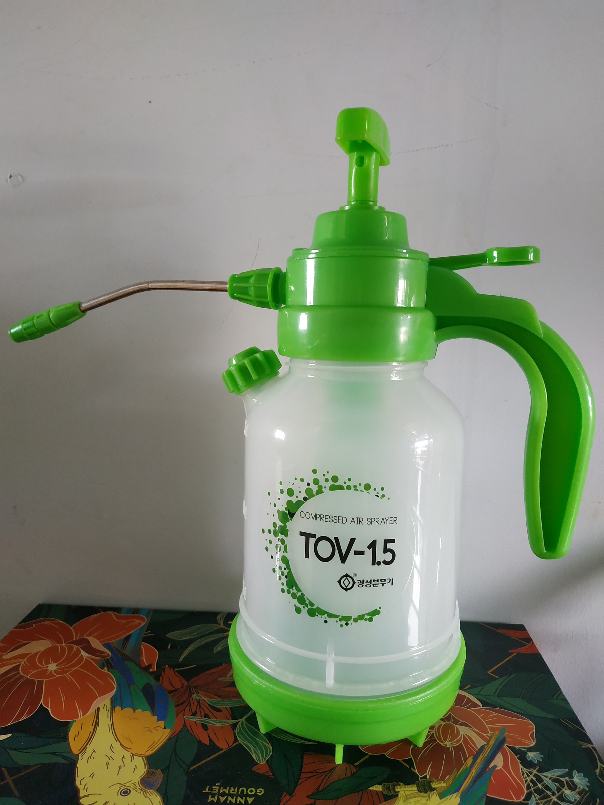 Bình tưới cây  chất lượng Hàn quốc TOV 1.5 lít