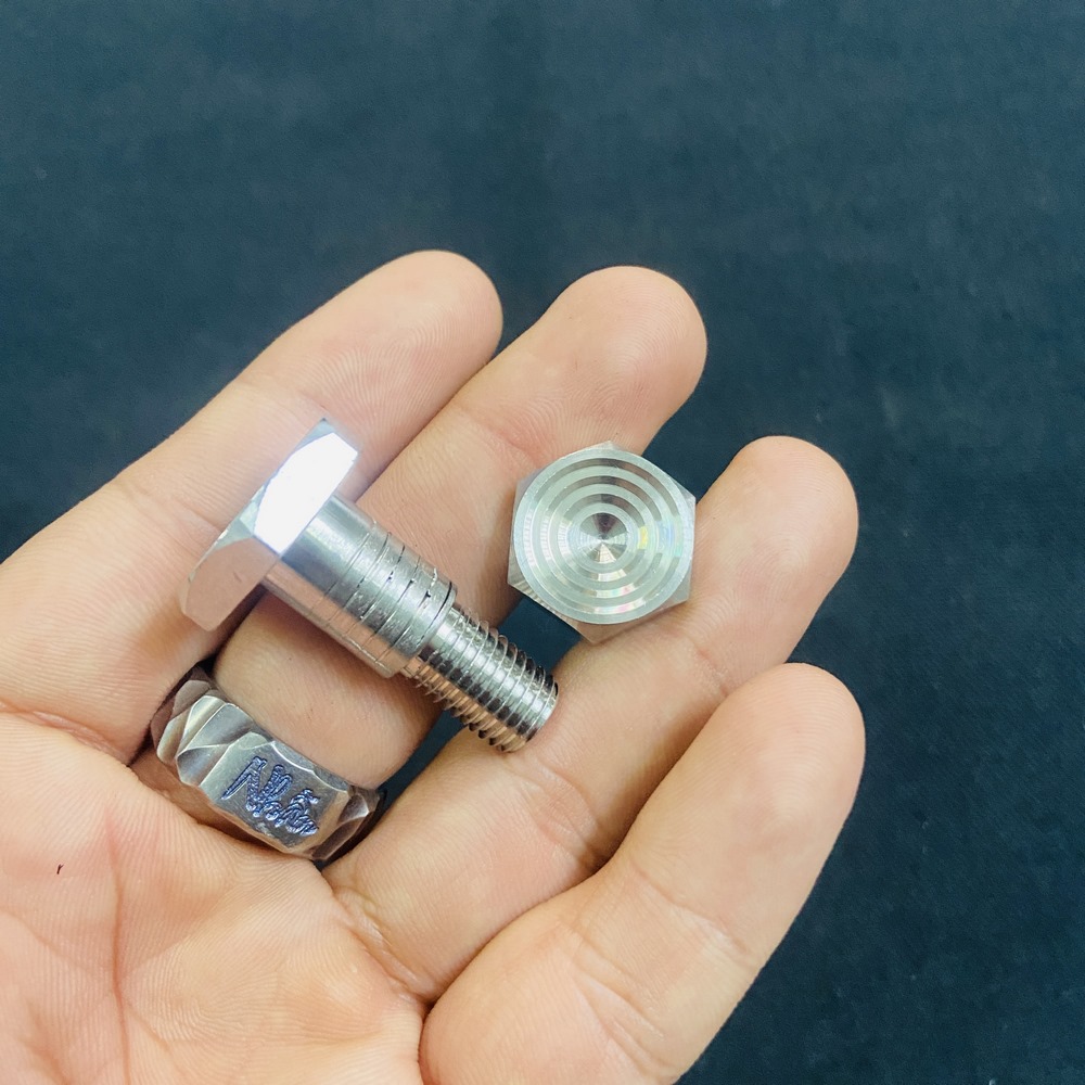 [CHÚ Ý] Cốt gắn chân chống nghiêng xe máy, ốc gắn chân chống nghiêng xe máy kiểu SALAYA các dòng xe YAMAHA (giá 1 con)