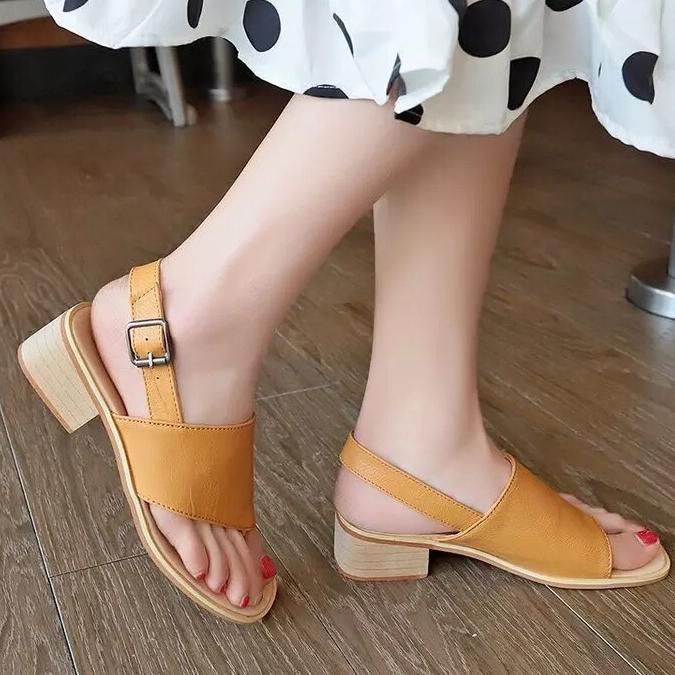 sandal quai da bản to xỏ ngón