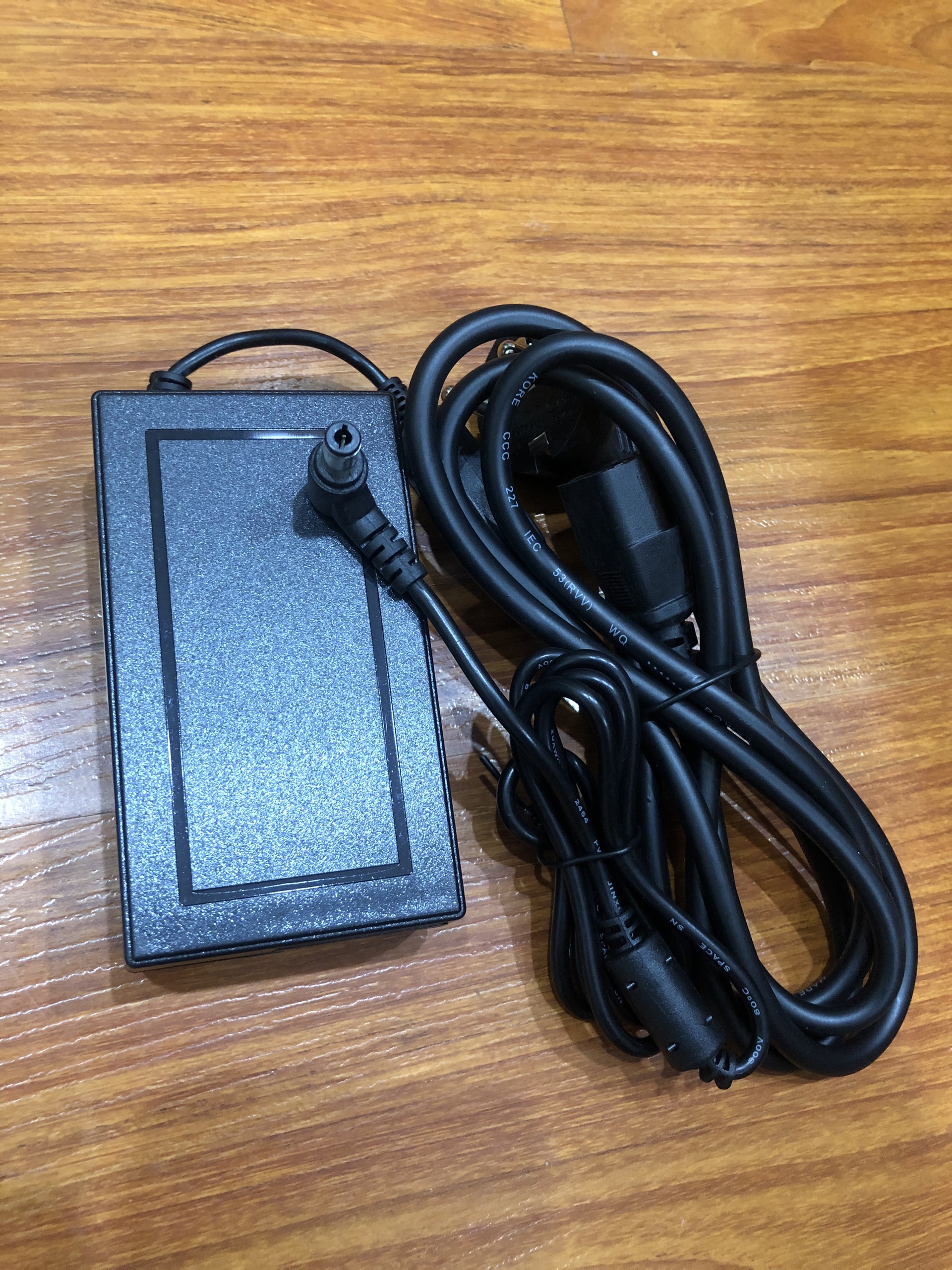 DC 16v 4.5a (adapter nguồn cho đàn yamaha PSR-S650)
