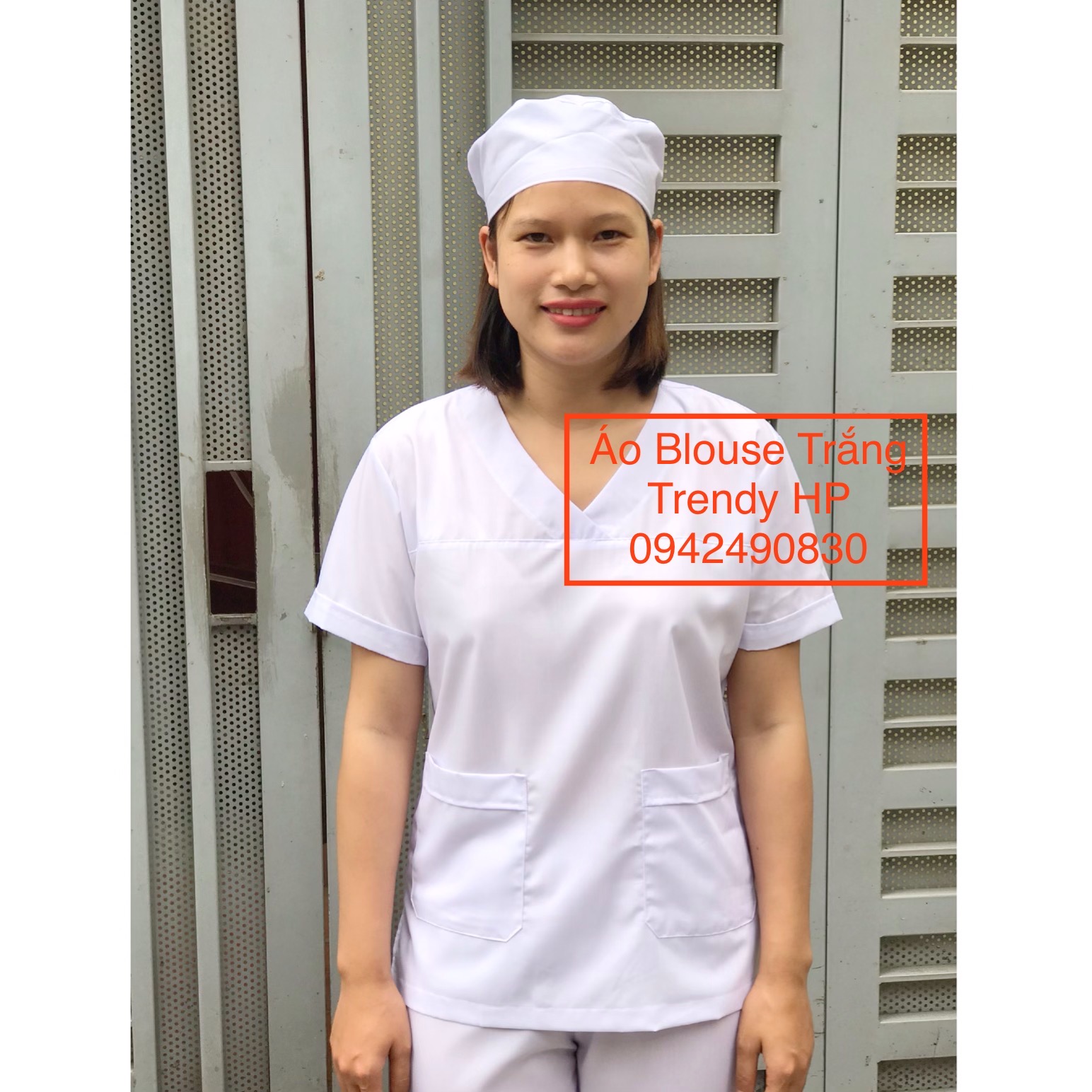 Bộ quần áo blouse trắng nữ cổ tim cộc tay