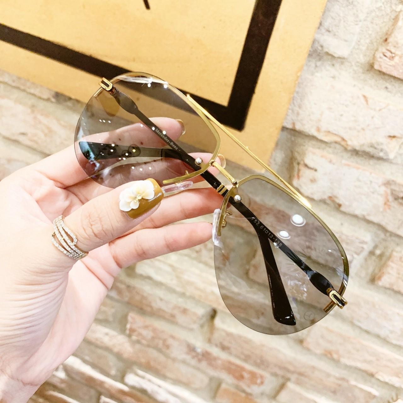 [HCM]KÍNH MÁT NAM ĐỔI MÀU CAO CẤP ( TẶNG HỘP ĐỰNG SANG TRỌNG )