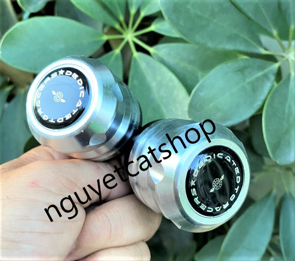 Gù chống đổ trước xe máy