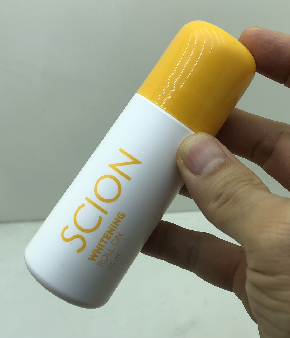 Lăn Khử Mùi Scion Nuskin 75ml