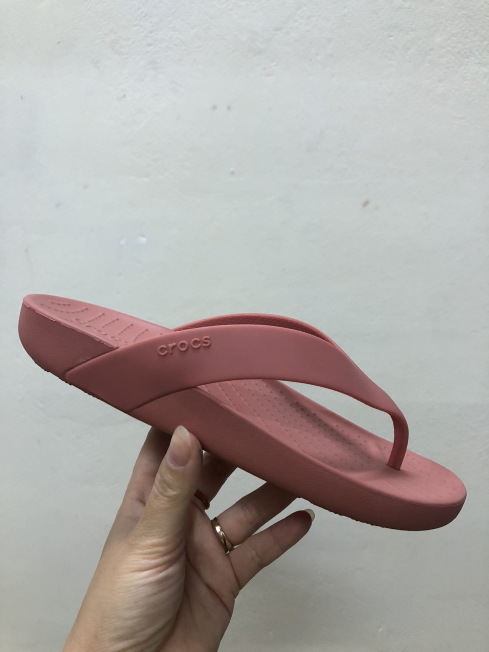 CROCS - Dép xỏ ngón, tông splash Shine cho nữ - PB198
