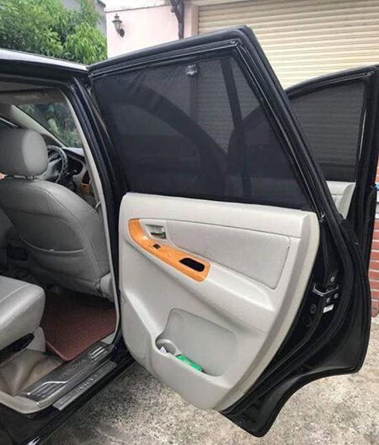 Tấm che nắng kính sườn xe Innova 2007-2015