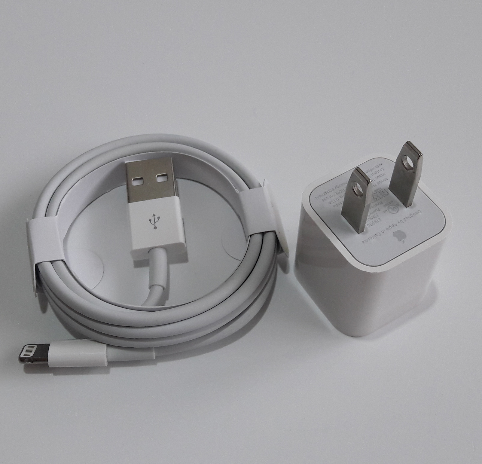 Bộ sạc ZIN 5W dùng cho iPhone 8 Plus, iPhone 8, iPhone 7 Plus, iPhone 7, iPhone 6s Plus, iPhone 6 Plus (Cam kết sạc ZIN)