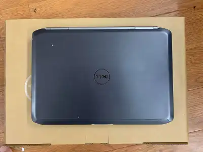 Laptop Dell Latitude E5420 Core i5 2520 /4G/ SSD 120G/ VGA HD/Màn 14.0 inch - Tặng Túi + Chuột Không Dây