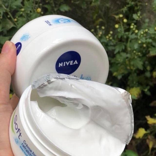 Kem Dưỡng Ẩm Nivea Soft 200ml