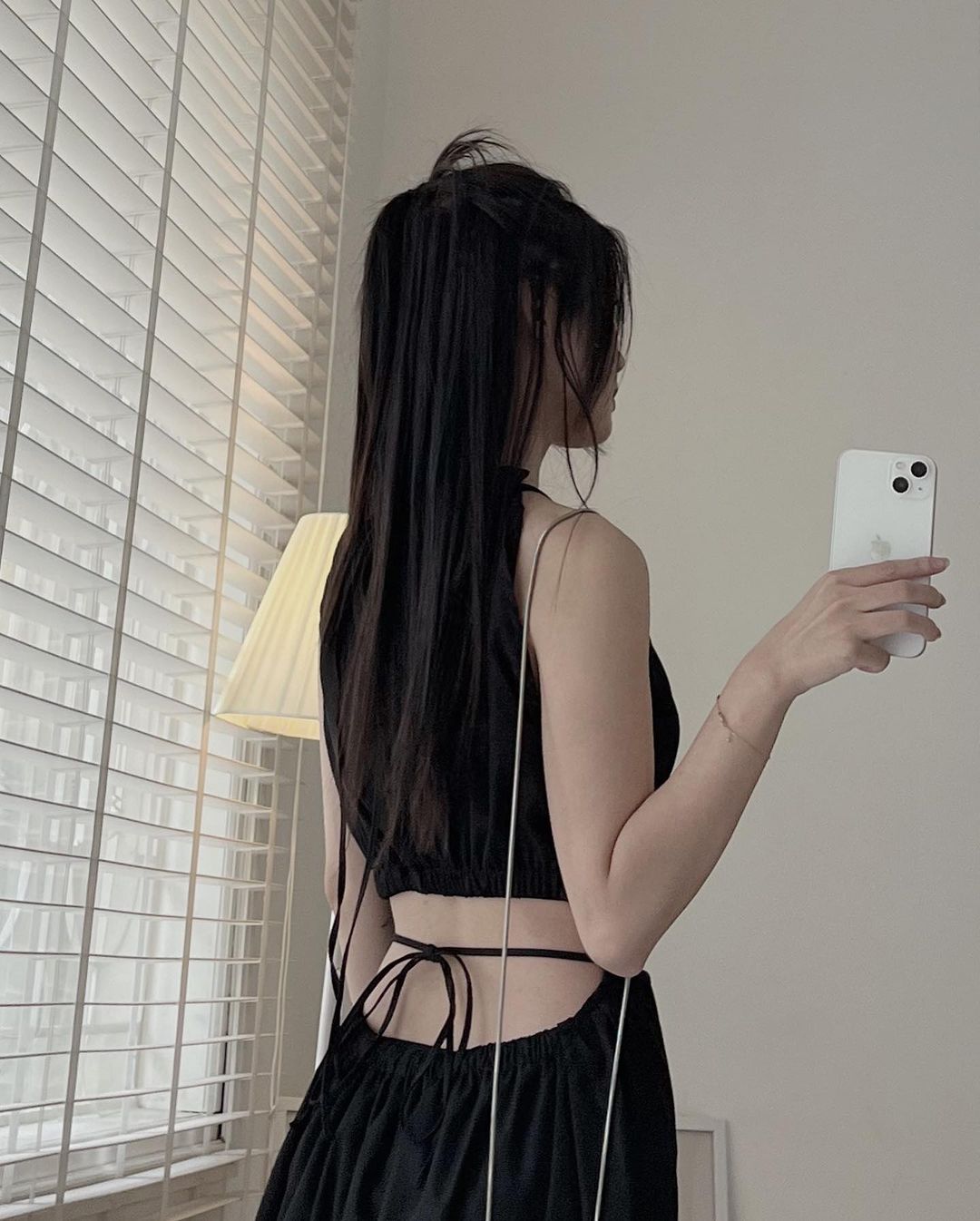 Váy dài cổ yếm rút dây cut out lưng Tesoro clothes