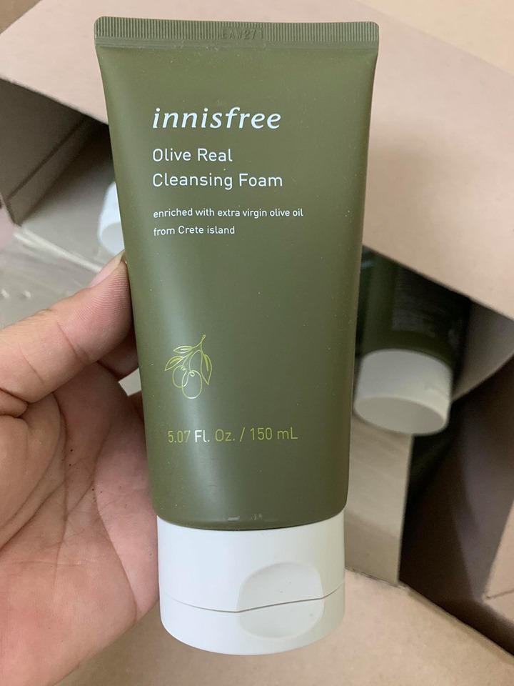 Sữa rửa mặt Innisfree Olive real cleansing foam 150ml..