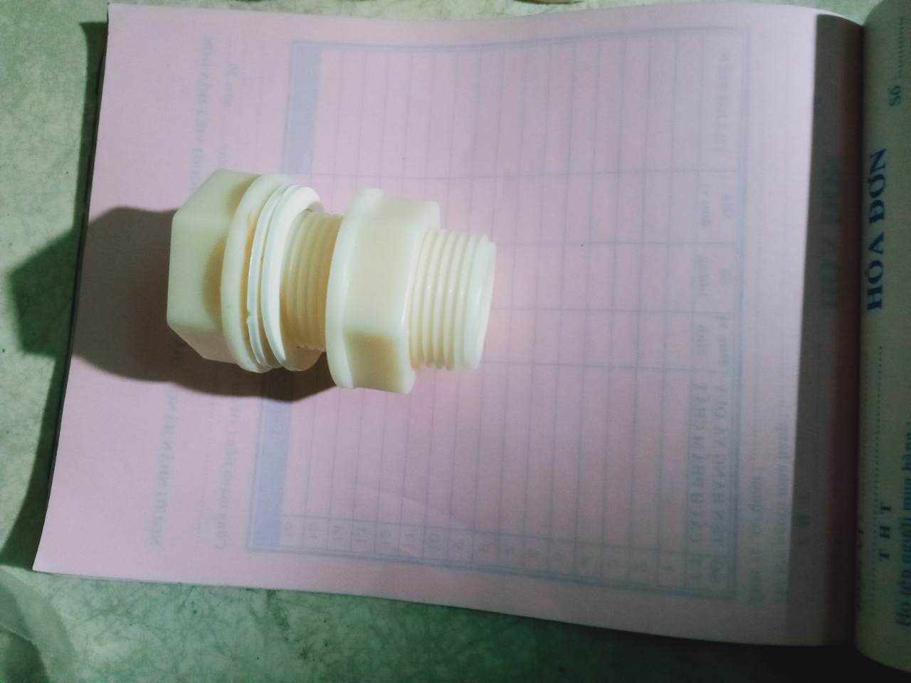 [HCM] 2 Cái ốc siết bồn nước phi téc nhựa phi 21